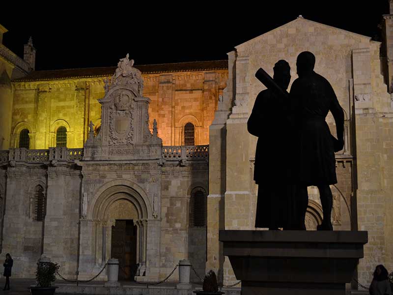 León de leyendas – Nocturna